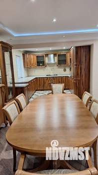 Дом 180м&sup2;, 2-этажный, участок 18 сот.  