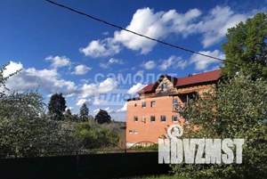 Дом 600м&sup2;, 3-этажный, участок 10 сот.  