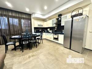 Дом 221м&sup2;, 2-этажный, участок 8 сот.  