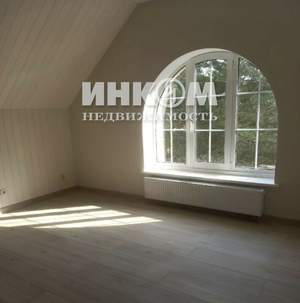 Дом 270м&sup2;, 2-этажный, участок 12 сот.  