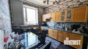 Дом 250м², 3-этажный, участок 10 сот.  