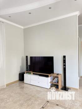 Коттедж 211м&sup2;, 3-этажный, участок 10 сот.  