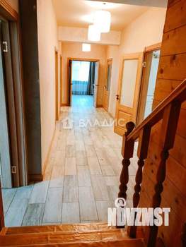 Дом 240м², 2-этажный, участок 10 сот.  