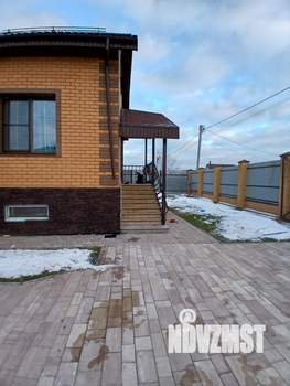 Коттедж 299м&sup2;, 3-этажный, участок 10 сот.  