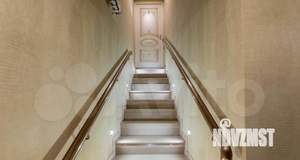 Дом 600м&sup2;, 4-этажный, участок 13 сот.  