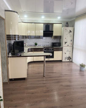 Дом 170м&sup2;, 2-этажный, участок 15 сот.  