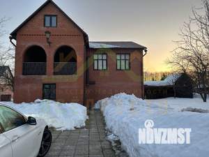 Дом 187м&sup2;, 2-этажный, участок 10 сот.  