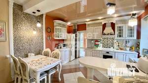 Дом 230м&sup2;, 2-этажный, участок 25 сот.  