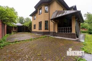 Дом 233м², 2-этажный, участок 20 сот.  