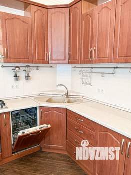 Дом 259м&sup2;, 2-этажный, участок 6 сот.  