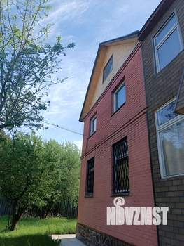 Дом 180м², 3-этажный, участок 12 сот.  