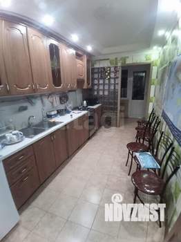 Дом 180м&sup2;, 3-этажный, участок 9 сот.  