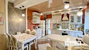 Дом 230м&sup2;, 2-этажный, участок 25 сот.  