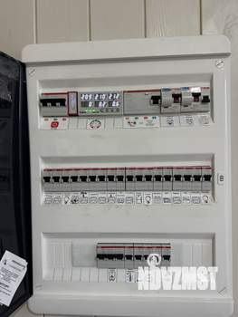 Дом 180м&sup2;, 2-этажный, участок 8 сот.  