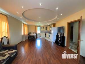 Дом 268м&sup2;, 3-этажный, участок 10 сот.  