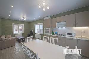 Коттедж 216м&sup2;, 2-этажный, участок 9 сот.  