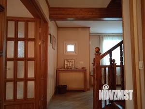 Коттедж 360м², 3-этажный, участок 12 сот.  