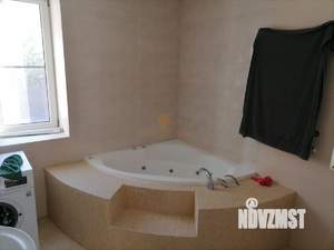Дом 257м², 3-этажный, участок 25 сот.  