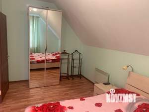 Дом 220м², 3-этажный, участок 7 сот.  