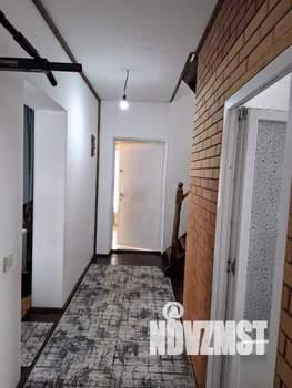 Дом 98м&sup2;, 2-этажный, участок 5 сот.  