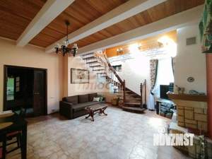 Дом 168м&sup2;, 2-этажный, участок 15 сот.  