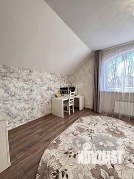 Дом 147м&sup2;, 3-этажный, участок 5 сот.  