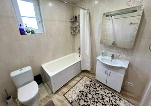 Дом 250м², 2-этажный, участок 10 сот.  