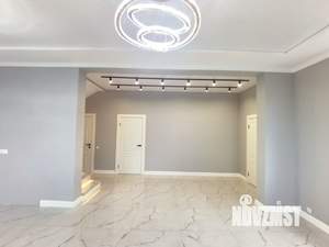 Дом 200м&sup2;, 2-этажный, участок 8 сот.  