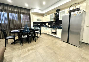 Дом 221м&sup2;, 2-этажный, участок 8 сот.  