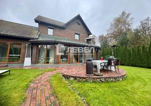 Дом 330м&sup2;, 4-этажный, участок 12 сот.  