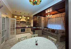 Дом 195м&sup2;, 2-этажный, участок 4 сот.  