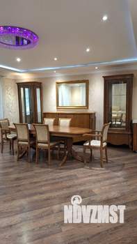 Дом 180м&sup2;, 2-этажный, участок 18 сот.  