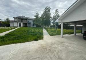 Дом 200м&sup2;, 2-этажный, участок 15 сот.  