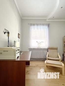 Коттедж 211м&sup2;, 3-этажный, участок 10 сот.  