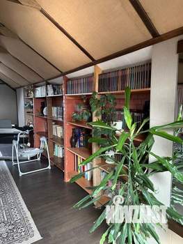 Дом 330м&sup2;, 3-этажный, участок 25 сот.  