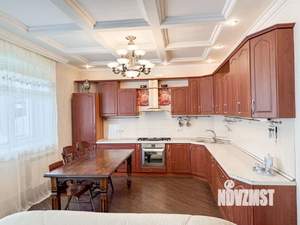 Дом 259м&sup2;, 2-этажный, участок 6 сот.  