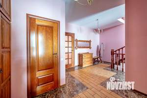 Коттедж 247м², 2-этажный, участок 20 сот.  