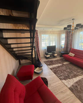 Дом 180м&sup2;, 2-этажный, участок 15 сот.  