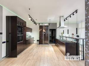 Коттедж 320м&sup2;, 2-этажный, участок 11 сот.  