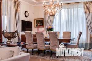 Дом 350м&sup2;, 2-этажный, участок 15 сот.  