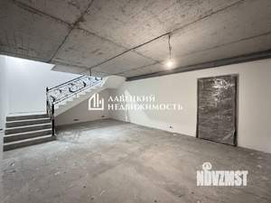 Дом 900м², 3-этажный, участок 40 сот.  