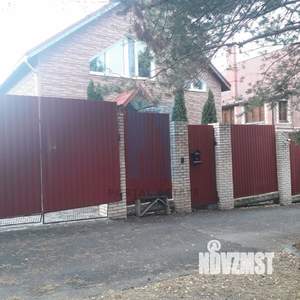 Дом 250м², 3-этажный, участок 12 сот.  
