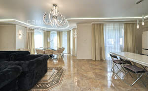 Дом 293м&sup2;, 3-этажный, участок 8 сот.  