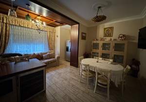 Дом 195м&sup2;, 2-этажный, участок 4 сот.  