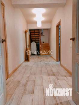 Дом 240м², 2-этажный, участок 10 сот.  