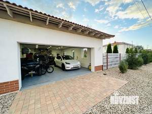 Дом 300м², 2-этажный, участок 23 сот.  