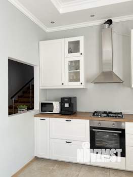 Коттедж 211м&sup2;, 3-этажный, участок 10 сот.  