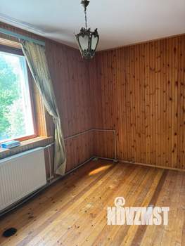 Дом 180м², 3-этажный, участок 10 сот.  