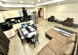 Дом 221м², 2-этажный, участок 8 сот.  