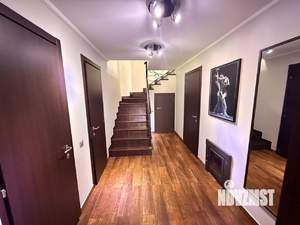 Дом 318м&sup2;, 2-этажный, участок 15 сот.  